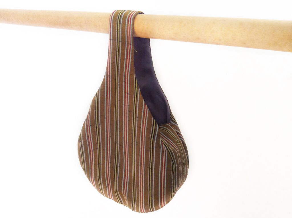 一つ持ち手もバック　しずく型バック　和　着物　小さいバック　和柄　和小物　着物リメイク　ハギレ活用法