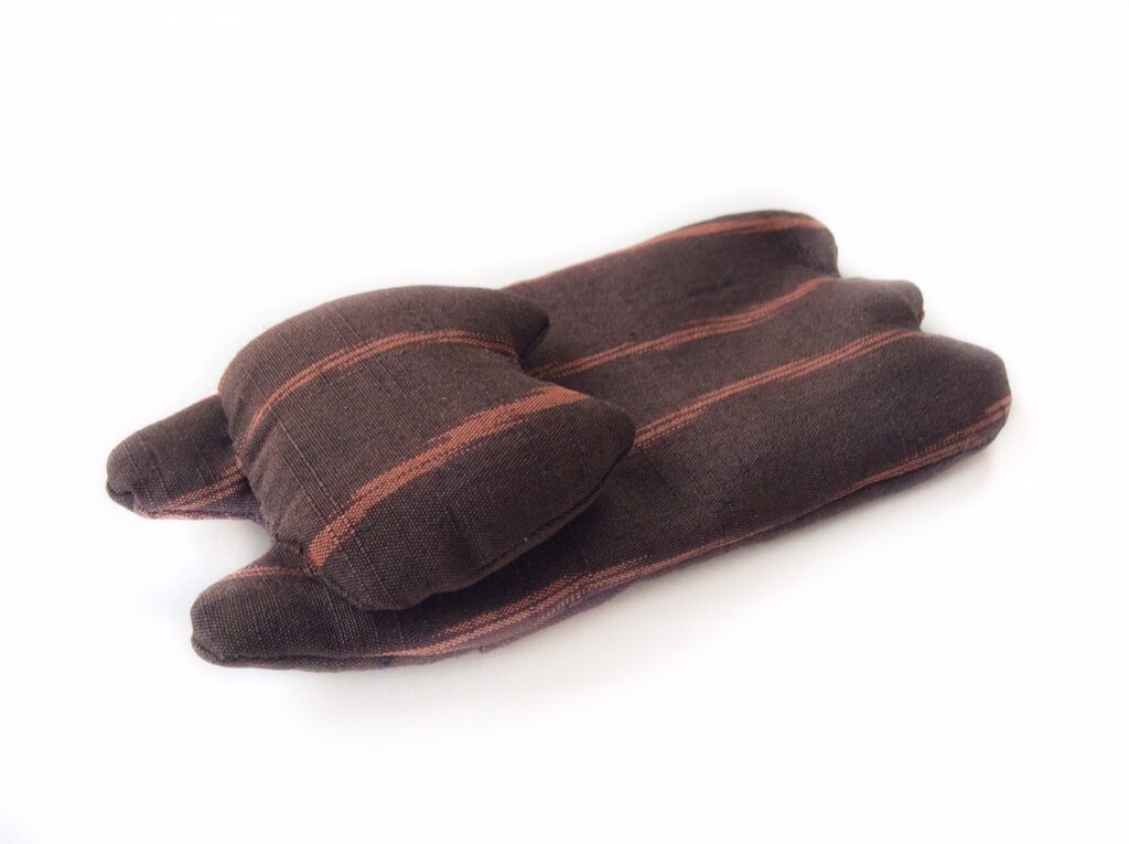 猫ちゃんグッツ　和グッツ　パスケース　茶　和　和小物　ハギレ活用