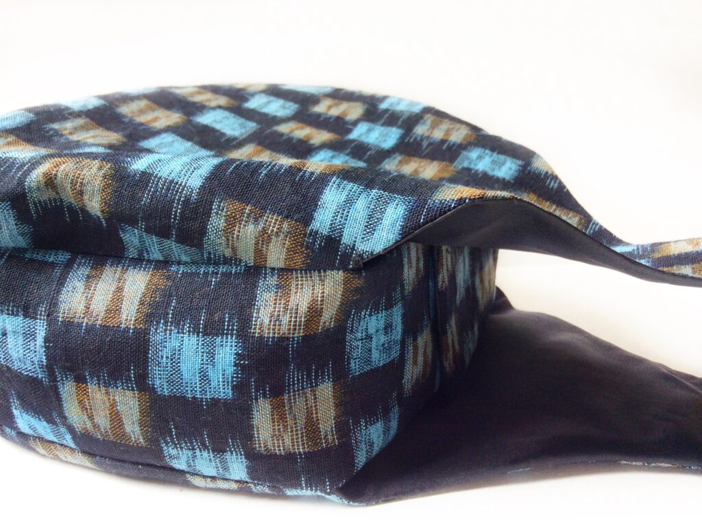 和小物　着物リメイク　バック　青　和柄　手提げ　和柄　ハギレ活用　　和小物