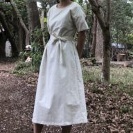 コットンリネン透けにくいゆったり腰紐ワンピース（半袖）