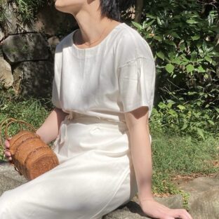 シンプルな服が似合う顔とは？ポイント解説