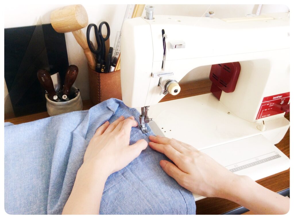 ハンドメイド　ミシンを使う手　洋裁　受注制作　発送日数7日