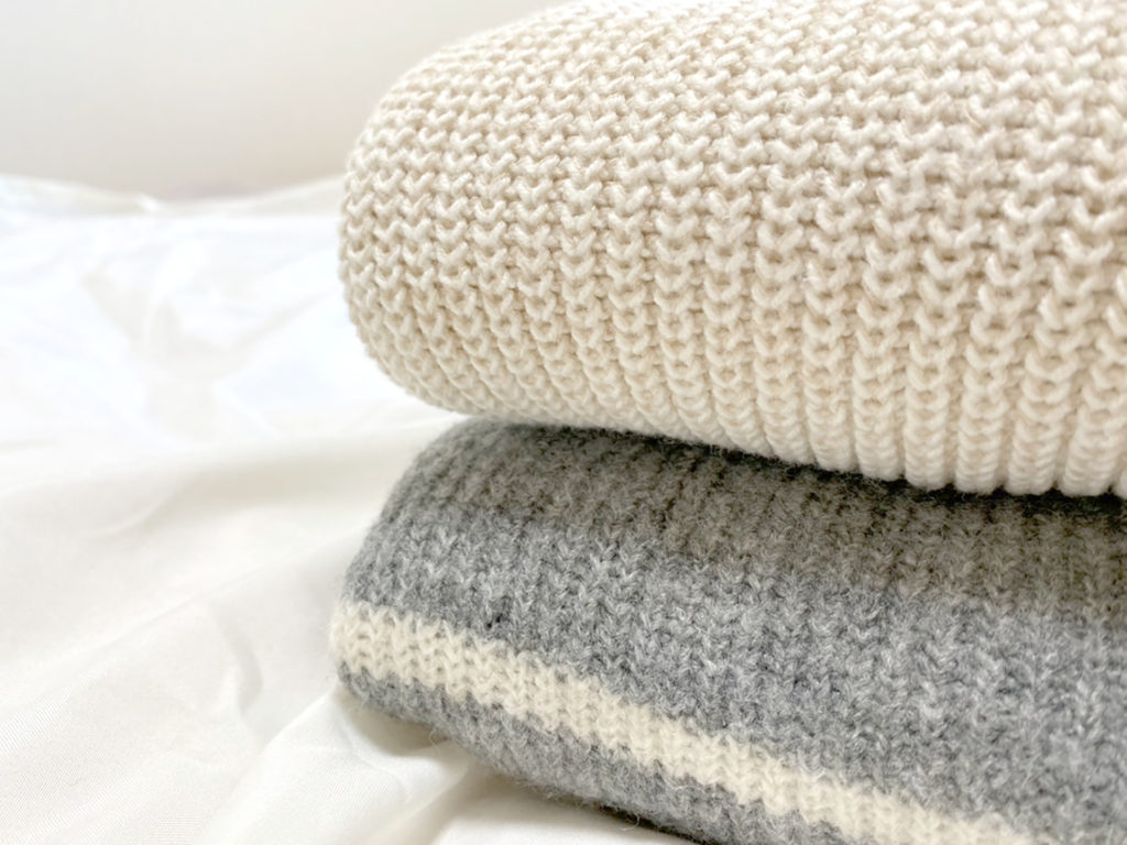 セーターは”毛玉・静電気・洗濯が手間”かわりに冬こそ麻や綿の服の
