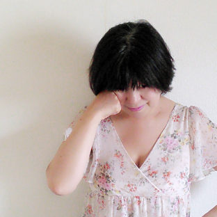 おばさんファッションの定義と人気スタイル紹介