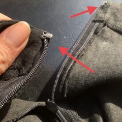 《体型カバーＴブラウス》の”変更箇所”背中のとめ具やめました