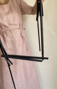 ハンガーラック　組み立て一瞬　折りたたみ　軽量簡単　ミニマルワークス