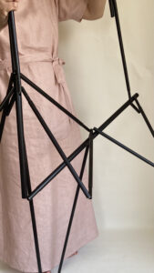 ハンガーラック　バサッと落としてパイプ連結　コンパクト