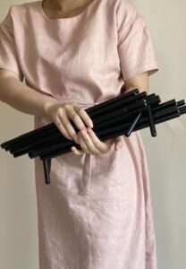 折り畳みハンガーラックパイプ黒　簡単　大人の麻のワンピースロング丈