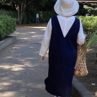 春夏秋冬しっかり厚手すっきりエプロンワンピ（紺・黒・ベージュ・白）