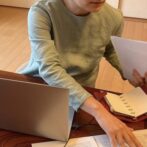 浅葱色リネンブラウス　緑　若草　麻長袖　お出かけ着　50代　60代　70代　きれい色　春カラー　スプリング