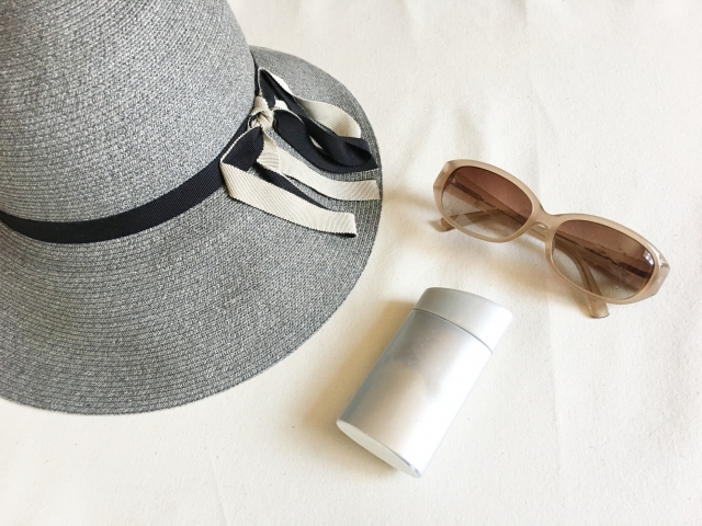 沖縄旅行　夏のリゾート地　麻　リネン　素材　涼しく快適なお洋服