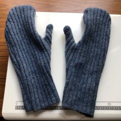 セーターの活用法”簡単リメイク手袋作り方”子供の工作＆自由研究に