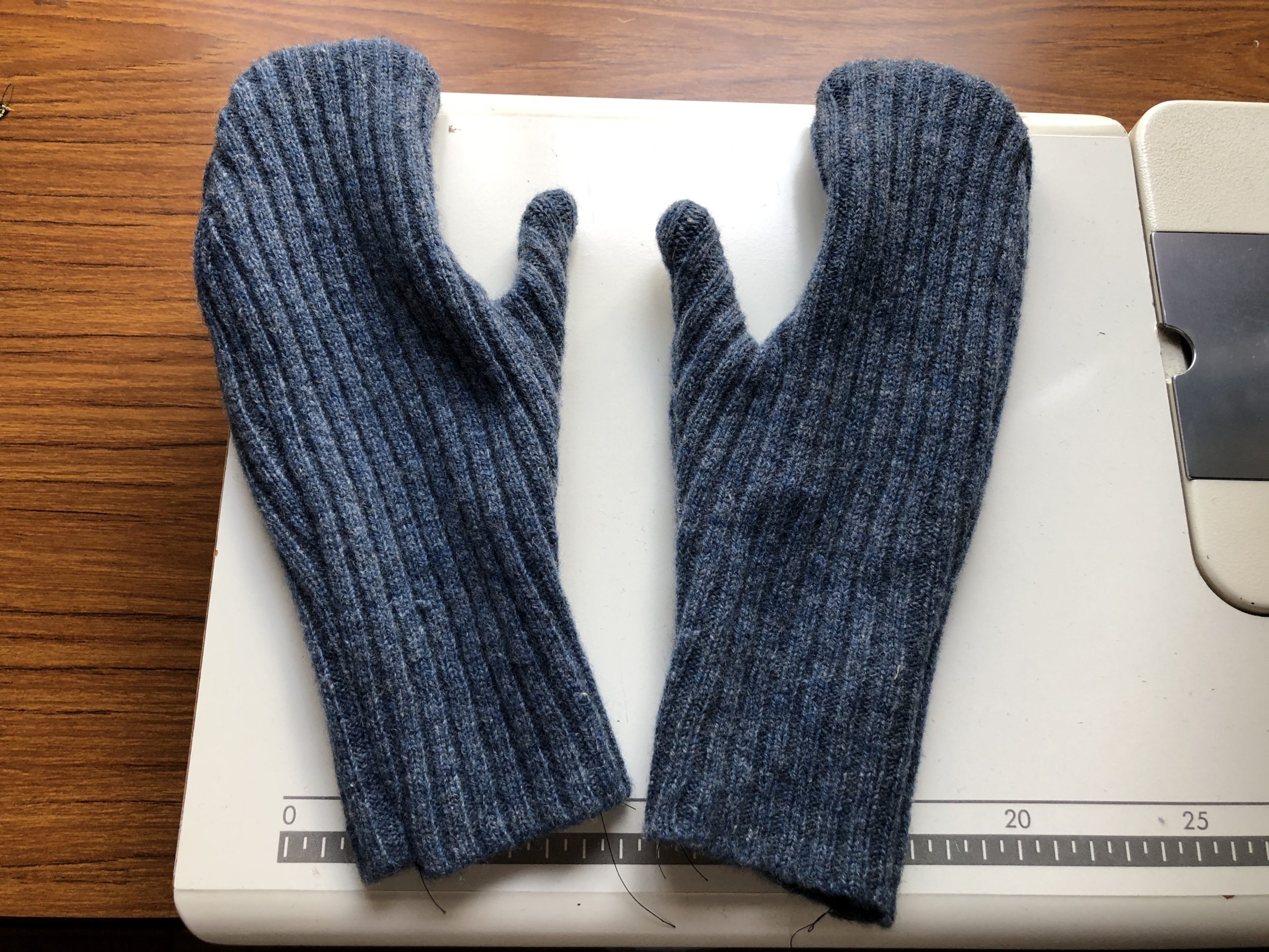 リメイク簡単 ミトン手袋 いらないセーターから作ろう 体型カバーレディースカジュアル わたはな