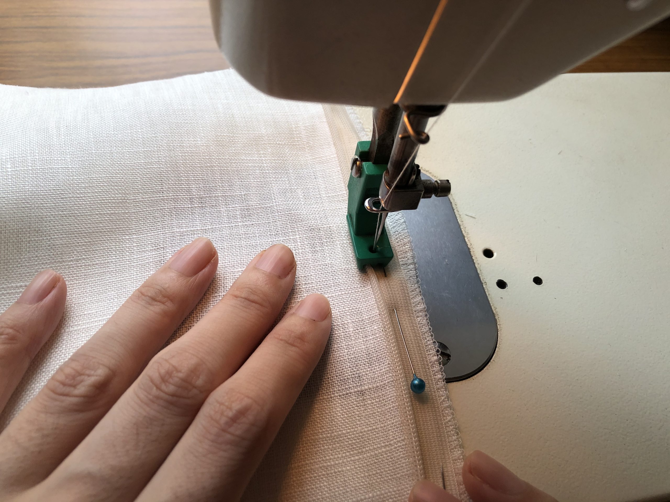 ファスナー縫い付ける