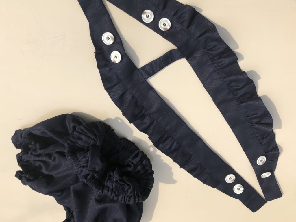 フリルの肩紐 靴カバー