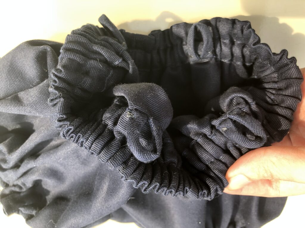 ボタン引っかけ紐