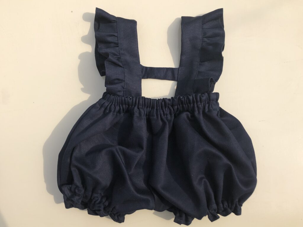 紺 フリルの子供服 ハンドメイド 手作り服