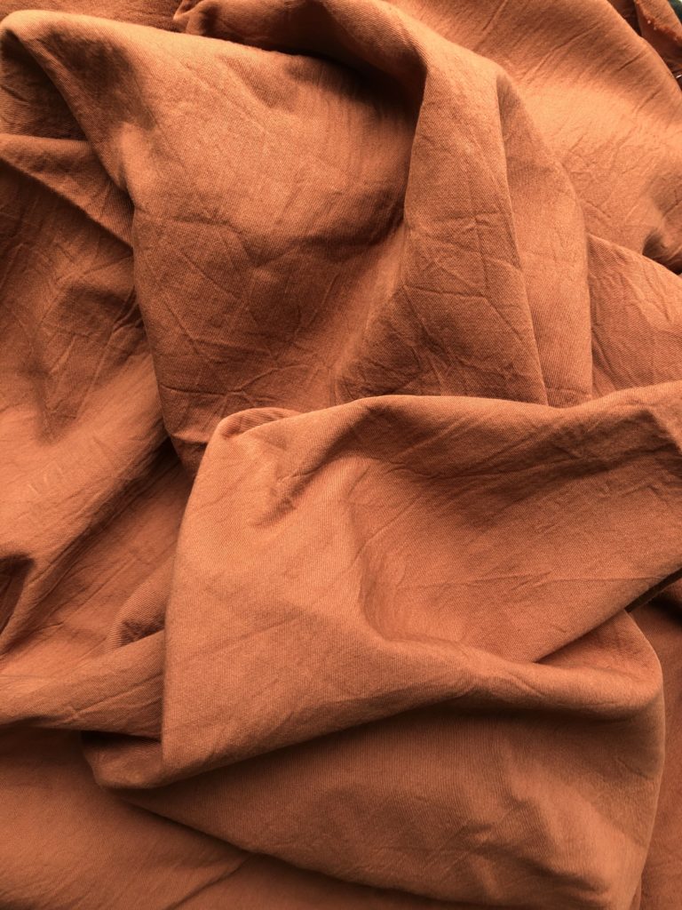 テラコッタカラー　レンガ色　綿　コットン　秋　オータム