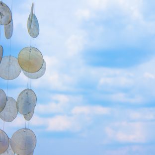 リネン100%と混合生地の洋服特徴と夏の涼しさの理由比較