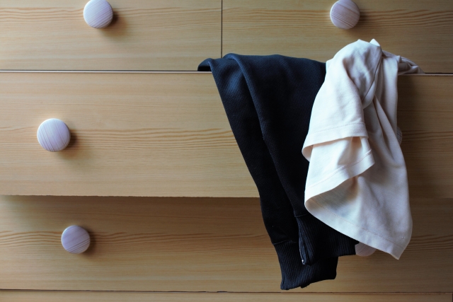 片づけ　洋服　整理　タンス