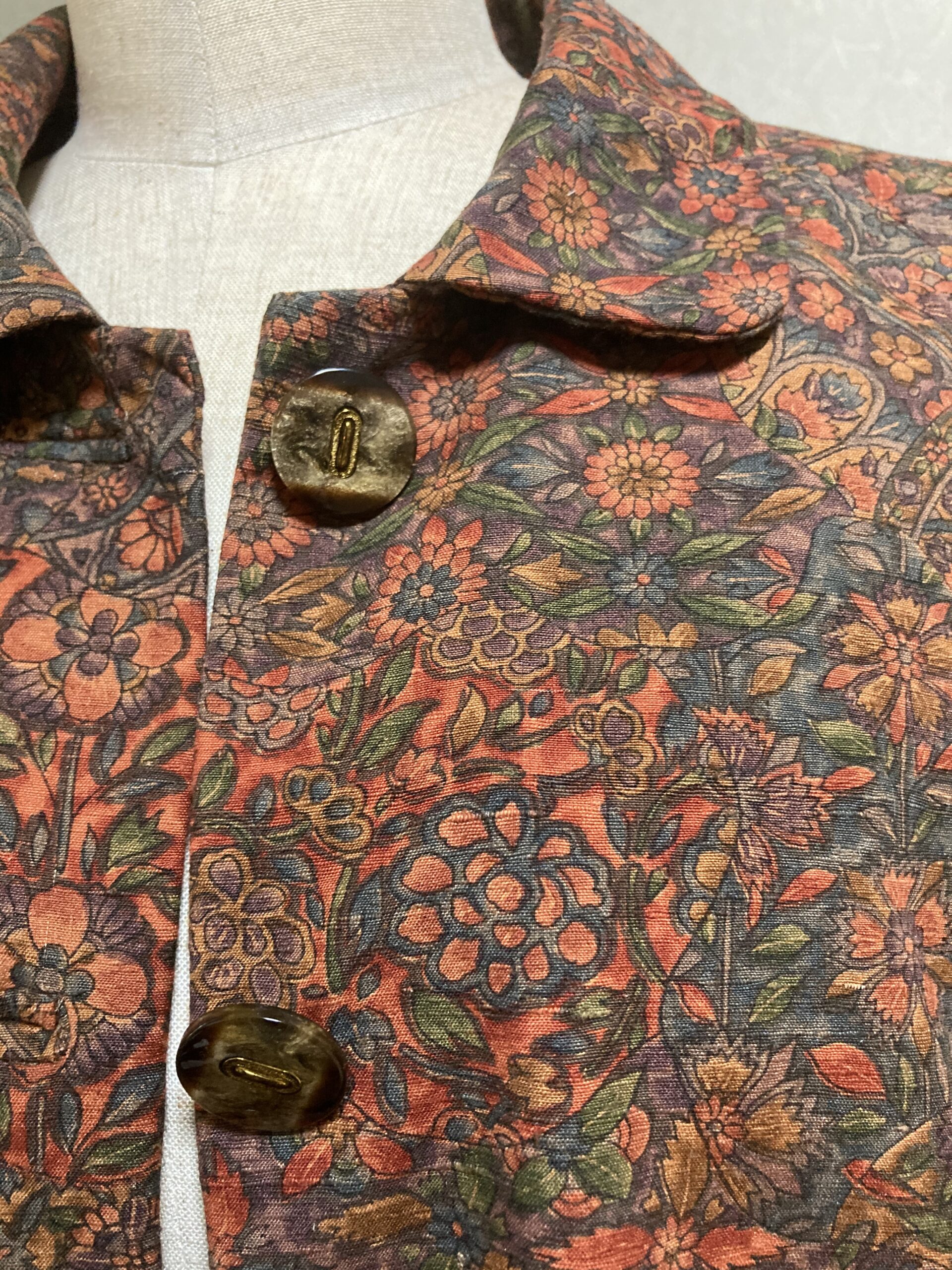 着物リメイク ボタン 襟