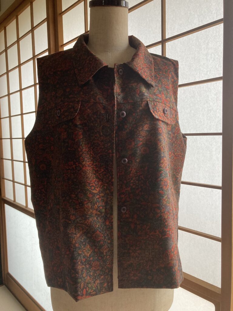 和の柄物反物のベストの裏