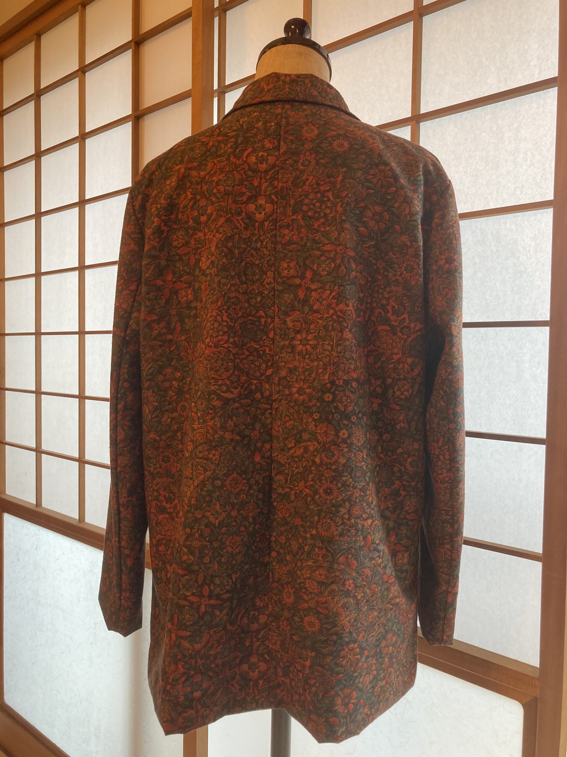 和柄 着物の反物ブラウスリメイク