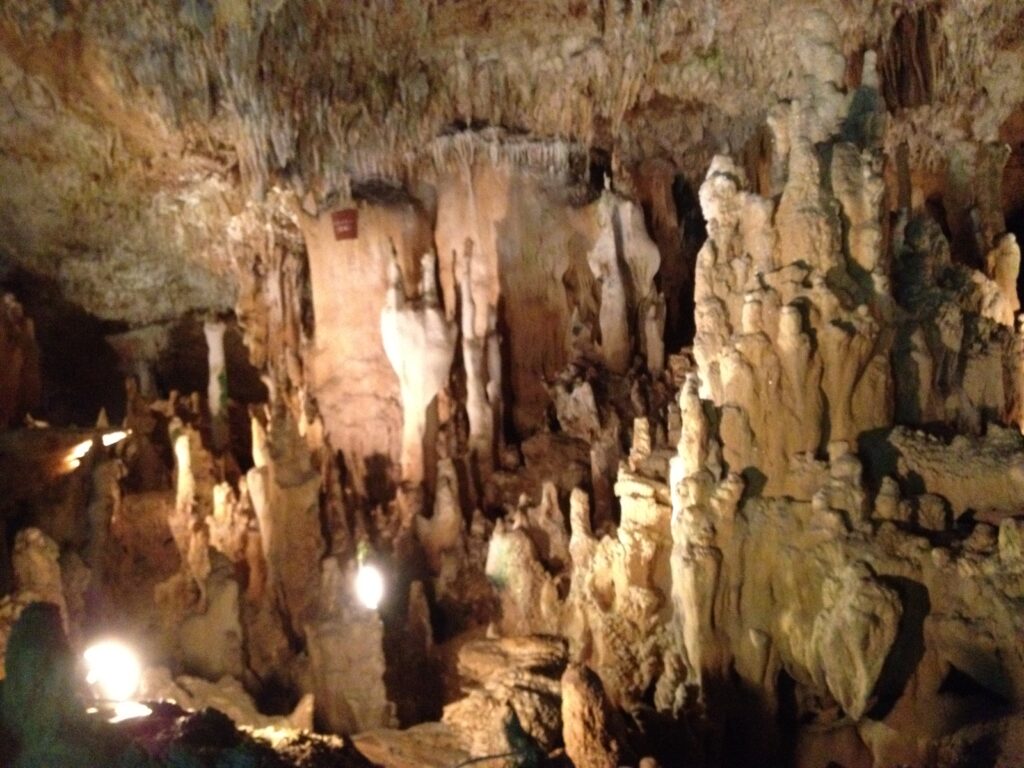 鍾乳洞　沖縄　石垣島