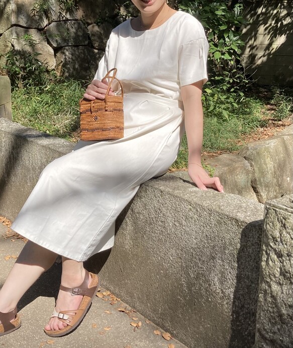 沖縄旅行　夏のリゾート地　麻　リネン　素材　涼しく快適なお洋服