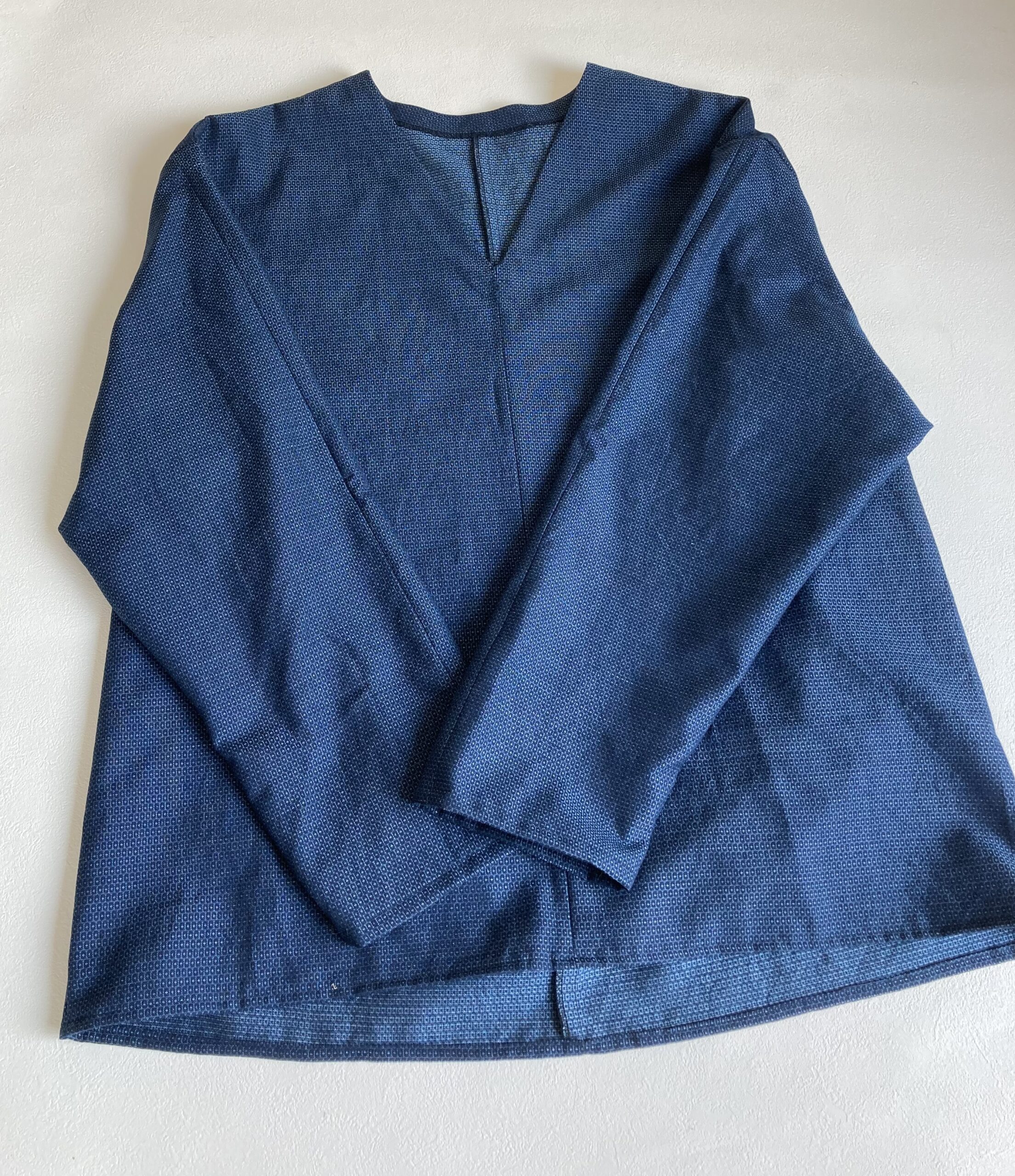 着物リメイク　ロングTシャツ　紺
