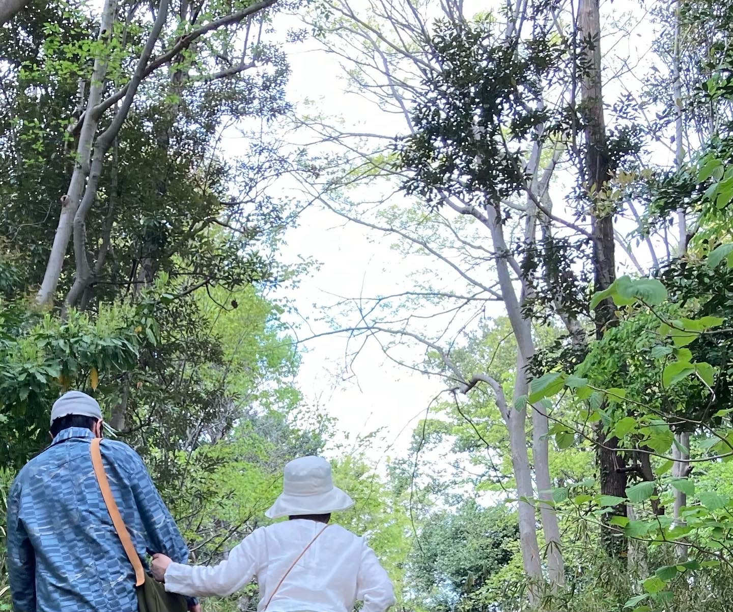 着物リメイクメンズシャツ　くすみブルー　和柄　柄物　40代カップル　夫婦　リンクコーデ