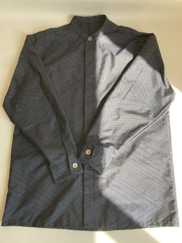 伝統工芸大島紬メンズスタンドカラー長袖軽いシャツ　着物リメイク　紺