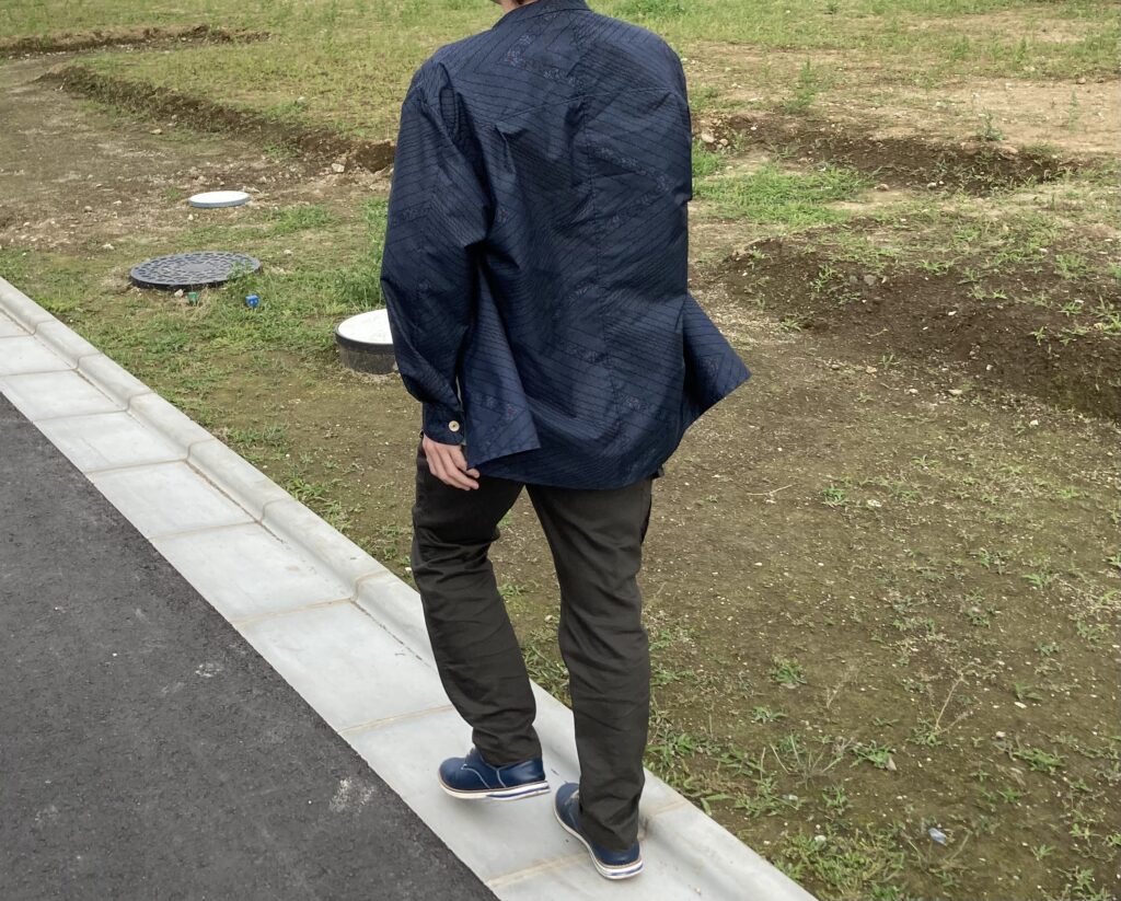 大島紬シャツ　着物リメイク　紺カーキメンズコーデ