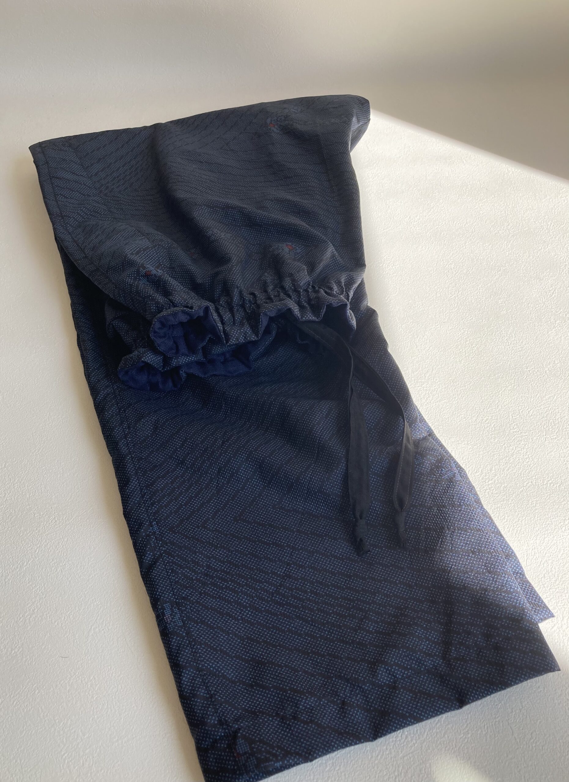 大島紬　ゆったりシャカシャカ素材ズボンパンツ紺