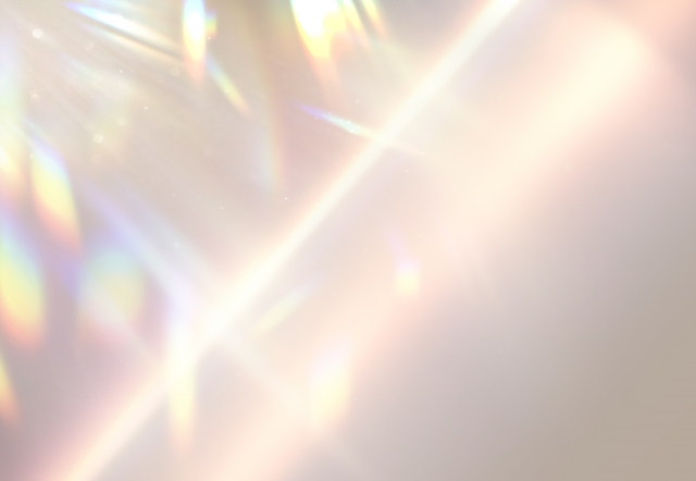 白は光を反射させる