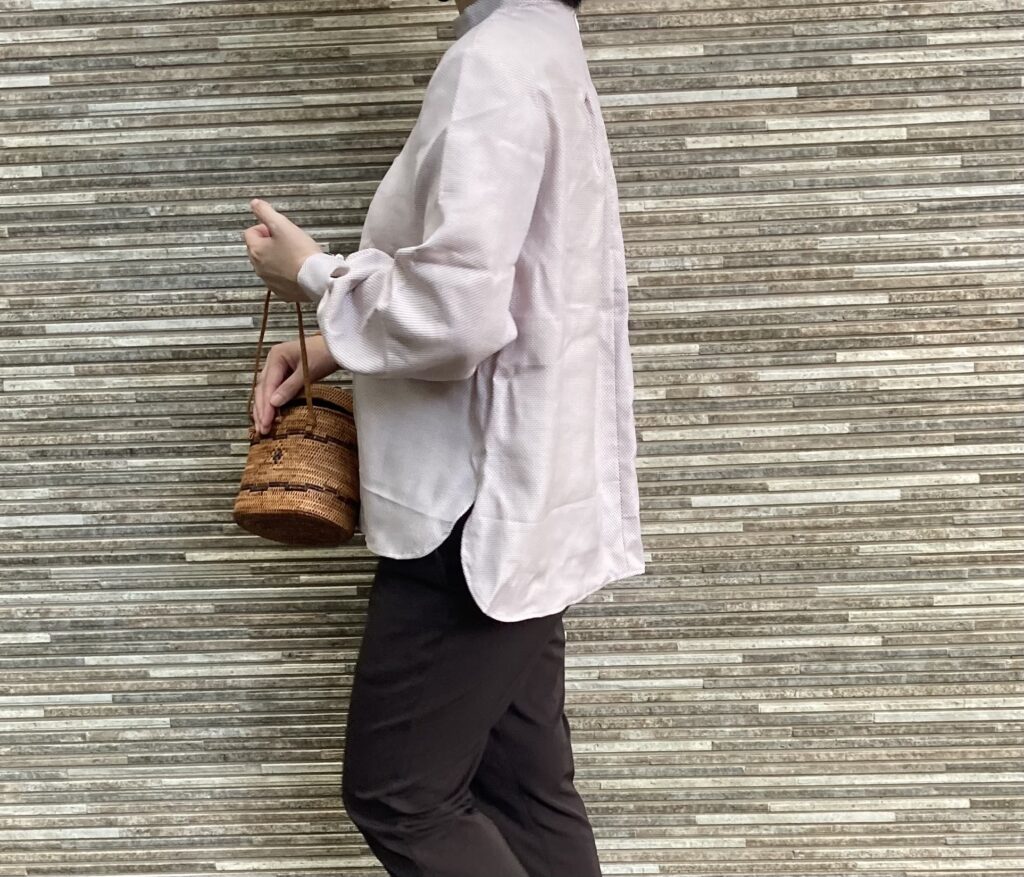 ブラウス後ろ長め　お尻隠れる丈