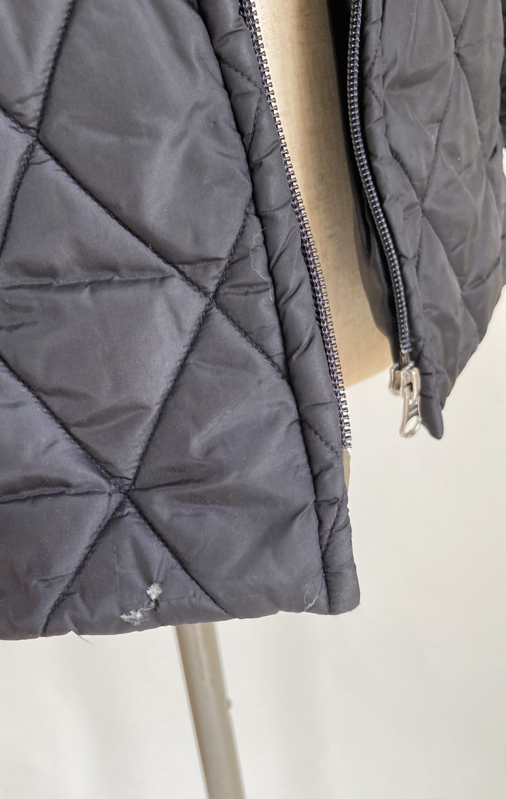 ダウンコート　穴が開いてしまった　リメイク