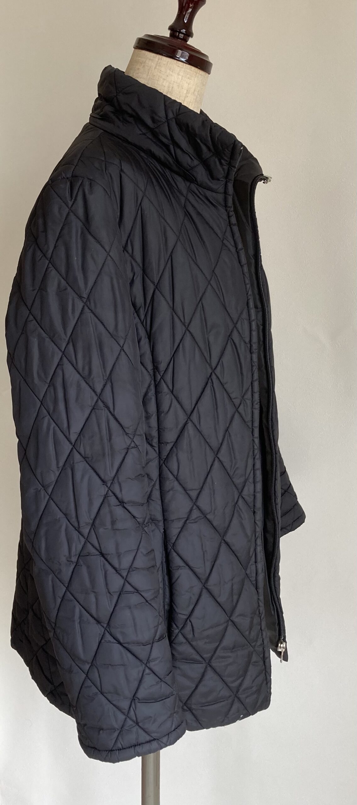 ダウンコートリメイク　穴の開いた　再利用