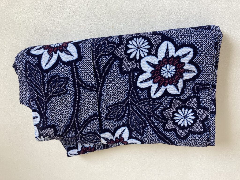 お気に入りの浴衣　絞り浴衣　紺色浴衣