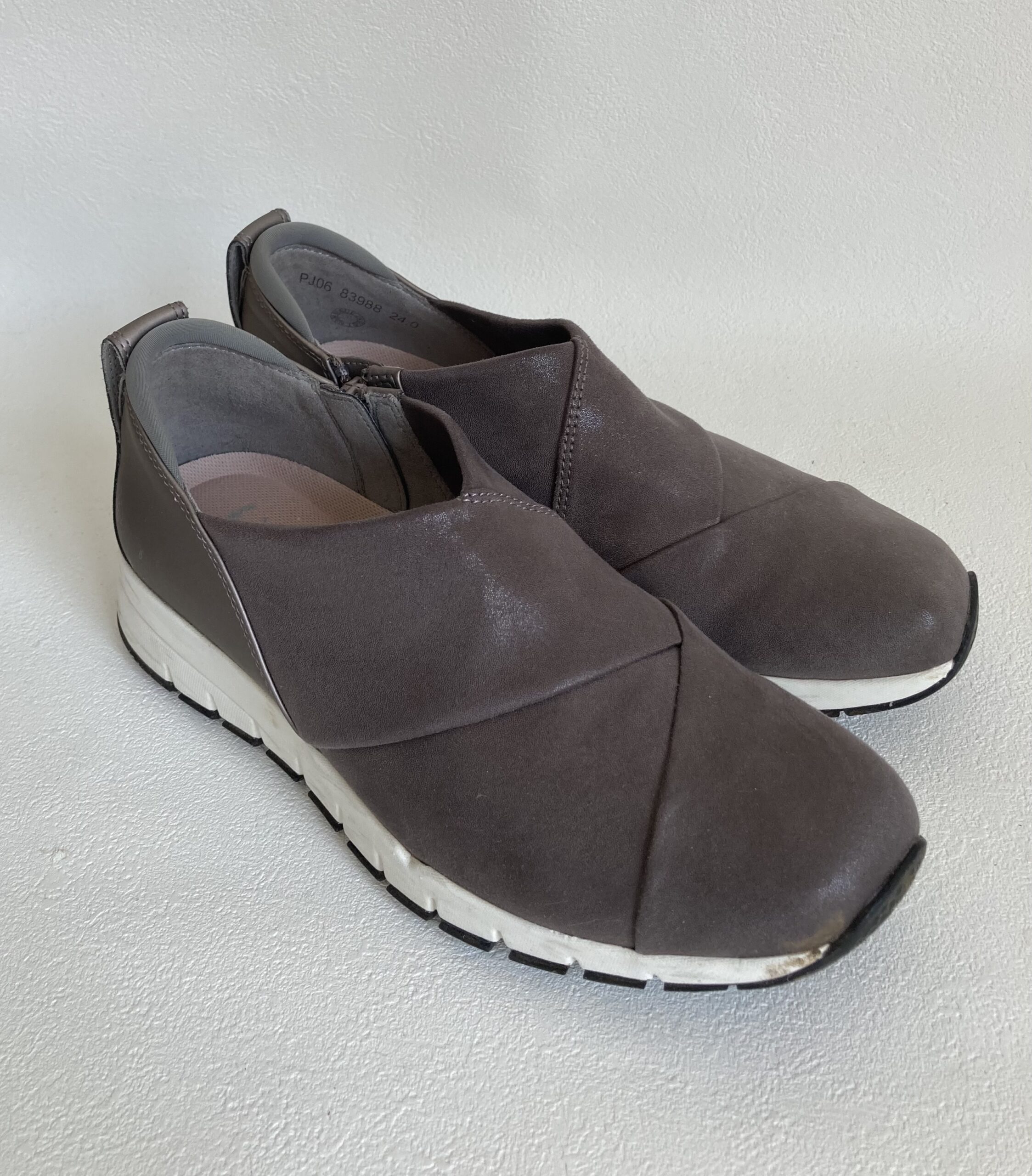 フィットフィット靴　スニーカータイプ　グレージュ　グレー