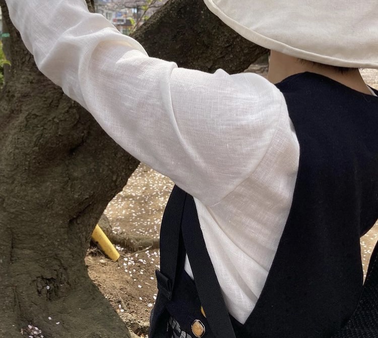 麻はオールシーズンOK　冬も着れる　重ね着ベストコーデ　リネン