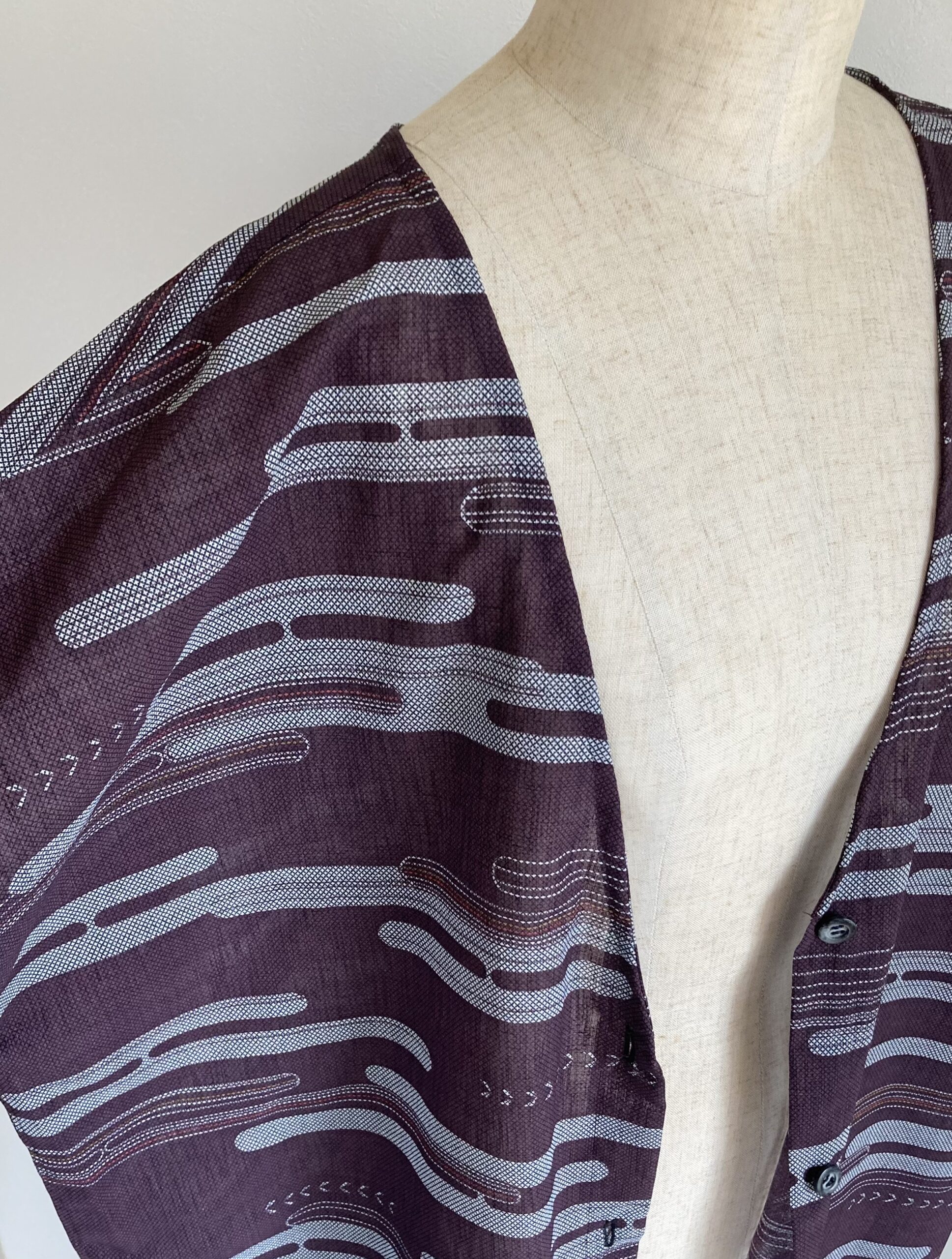 着物リメイク　羽織　紫　個性的な服　