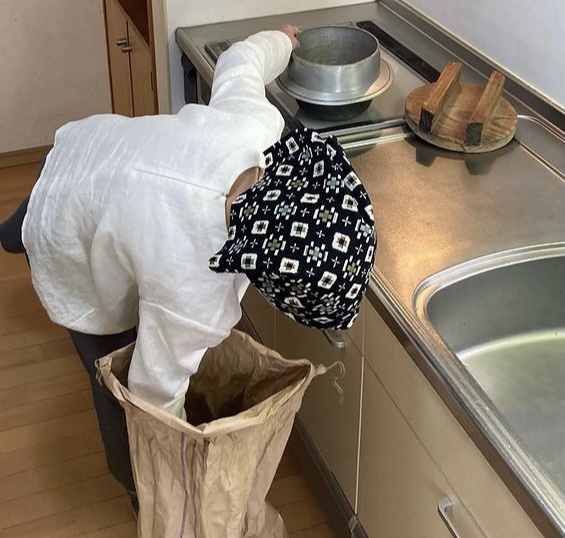 米袋　お釜　ご飯　紙の袋　茶色