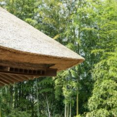 古民家のお店”小さな頃に見た”かやぶき屋根のTシャツ屋さんに憧れて