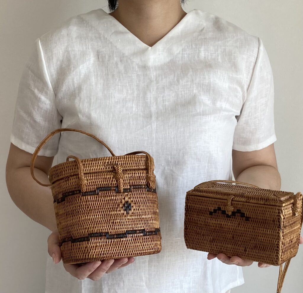 アタとは? バリのお土産 アタのカゴバック 植物バック 希少なアタ 黒い模様は根の部分 麻ブラウスVネック半袖 爽やかナチュラル