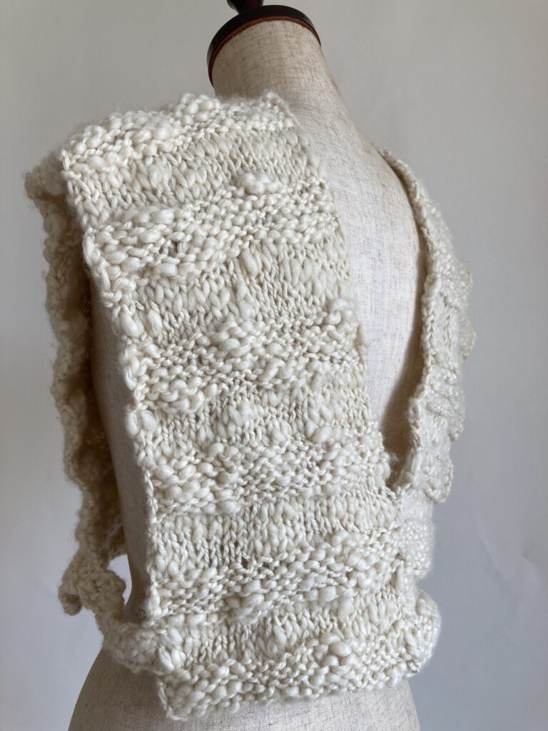 編み物白のぷくぷく羊毛