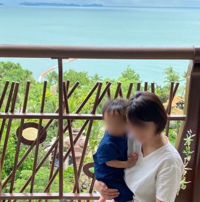 Vネック　似合う首の形　胸元きになるママにも安心　赤ちゃん抱っこ　胸ふくよか