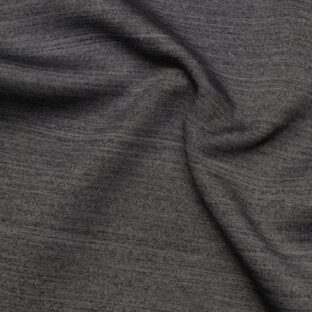 化繊の服は安っぽい？ペラペラじゃない洋服、天然素材は良質な生地？