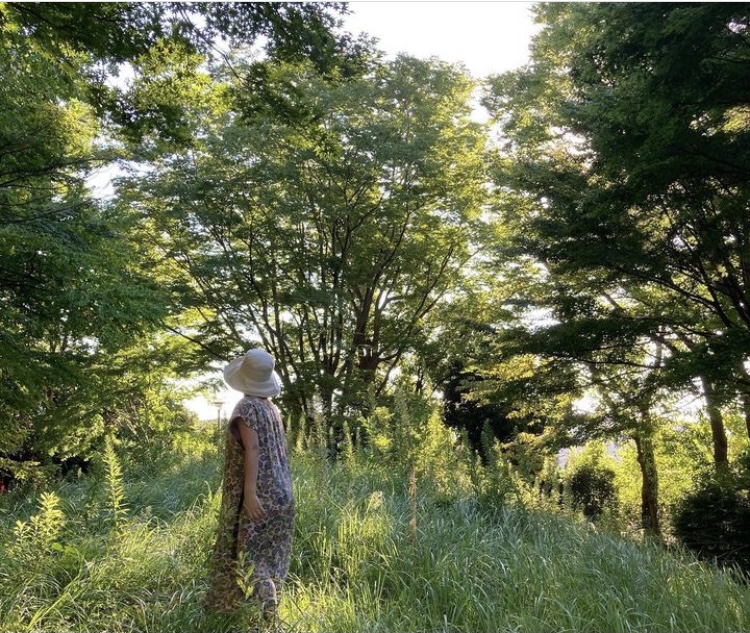 新緑　夏ワンピ　和ワンピ　着物リメイク　シルク　ベージュ　えんじ　植物着物再利用　アッパッパー　フレンチスリーブ　ロングワンピース