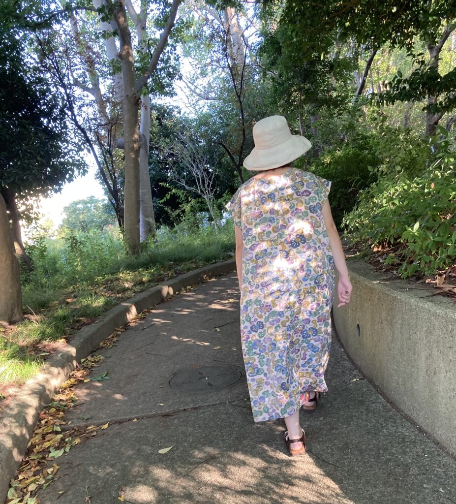 着物リメイク　フレンチスリーブ　植物柄　ワンピ
